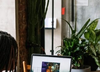 Blogger Outreach for Reputation Management: Boost Your Online Image