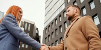 How to Build Partnerships Through Guest Posting for Success