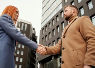 How to Build Partnerships Through Guest Posting for Success